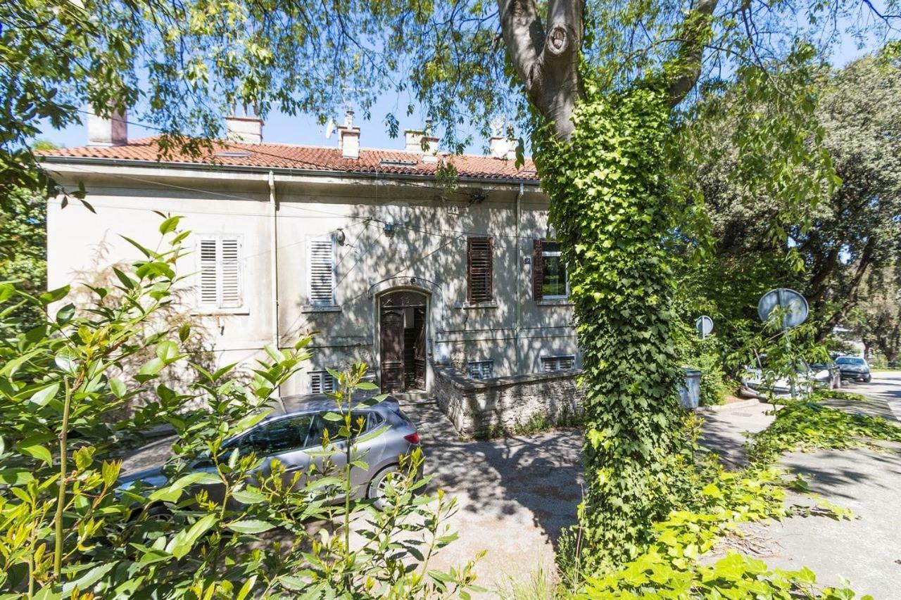 *** Lounge Terrace Apartment With The Harbour View / City Centre *** Pula Buitenkant foto